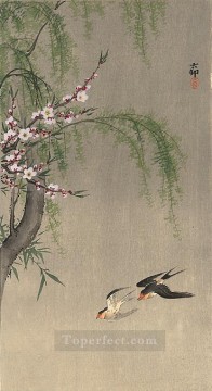  cerezo Obras - Dos golondrinas en vuelo rama de sauce y cerezo en flor sobre Ohara Koson Shin hanga
